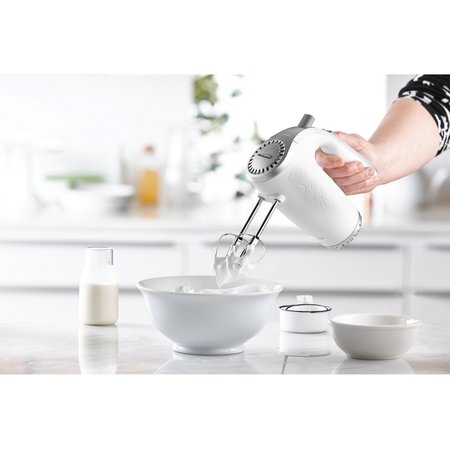 Brentwood Appliances Lightweight 5-Speed Electric Hand Mixer (White) HM-48W